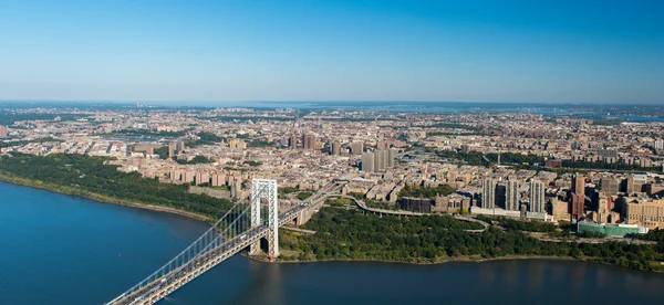 Вид с воздуха на мост Джорджа Вашингтона, Нью-Йорк и Нью-Джерси — стоковое фото
