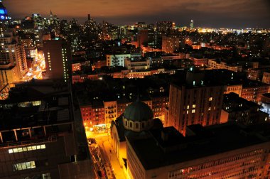New York'un Doğu Köyü manzarası, gece