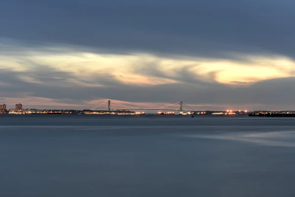 Puente Verrazano sobre el río Hudson —  Fotos de Stock