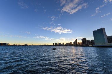 Roosevelt Adası Manhattan'dan görünümünü
