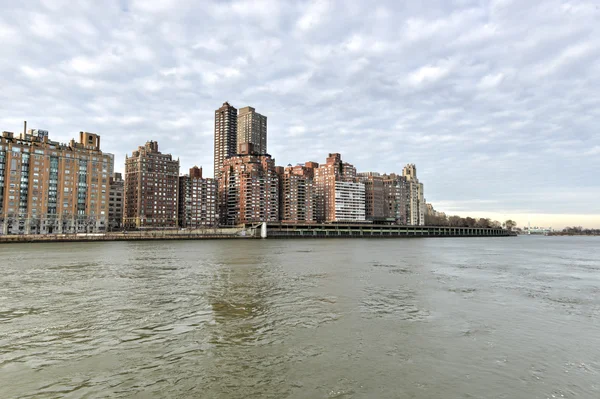 Weergave van Manhattan van Roosevelt Island — Stockfoto