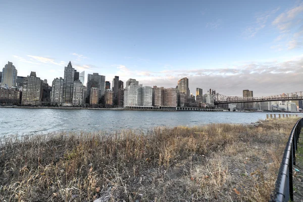 Weergave van Manhattan van Roosevelt Island — Stockfoto