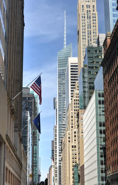Vista para baixo 42nd Street, Nova Iorque — Fotografia de Stock