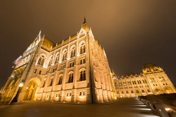 Здание парламента Будапешта, Венгрия — стоковое фото