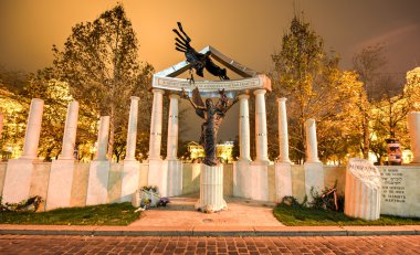 Naziler, Budapeşte kurbanları anıt