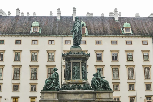 Emperador Francisco I, Patio del Palacio de Hofburg Viena, Austria —  Fotos de Stock