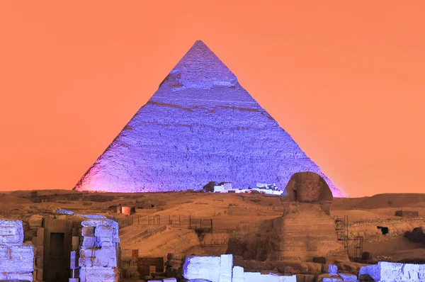 Pirâmide de Gizé e Esfinge Light Show à noite Cairo, Egito — Fotografia de Stock