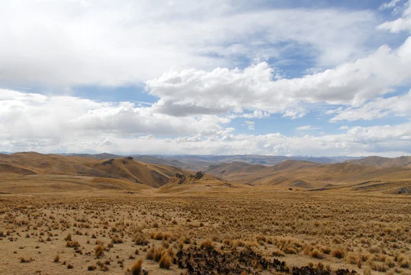 Vista a lo largo de la carretera Cusco-Puno, Perú — Foto de Stock