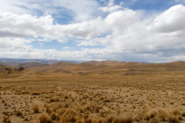 Vista a lo largo de la carretera Cusco-Puno, Perú — Foto de Stock