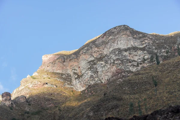 Blick auf Pfad zwischen cusco und machu picchu, peru — Stockfoto