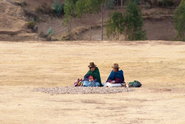 Mulher Camponeses Coletando Batatas Moraya — Fotografia de Stock