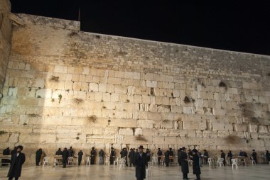 Western Wall (ağlama duvarı), Kudüs'te gece