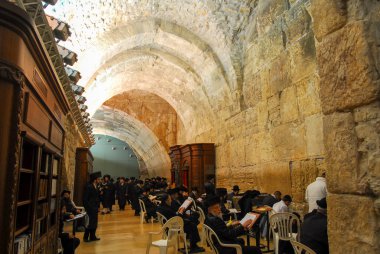 Western Wall (ağlama duvarı), Kudüs'te gece