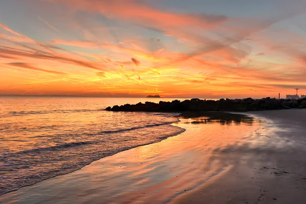 Coney Island Beach ao pôr-do-sol . — Fotografia de Stock