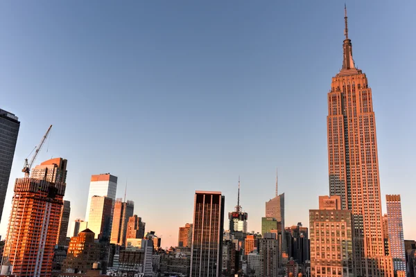 Horizonte de la ciudad de Nueva York al atardecer — Foto de Stock