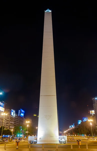 El Obelisco - Buenos Aires, Argentina por la noche — Foto de Stock