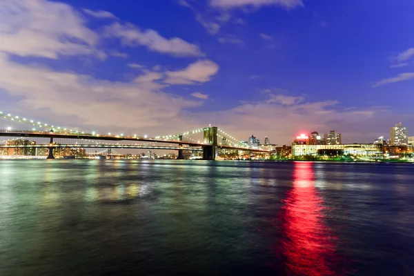 Bachbrücke und East River — Stockfoto