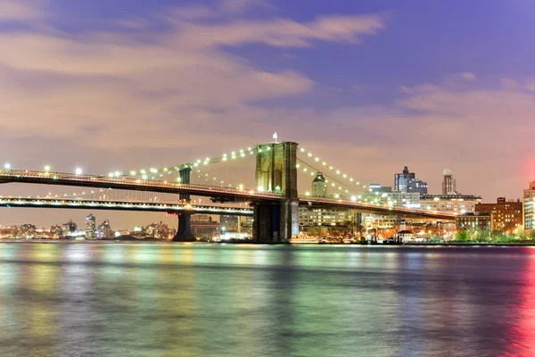 Brooklyn Bridge e East River — Fotografia de Stock