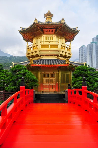 Gouden paviljoen van nan lian Tuin, hong kong — Stockfoto