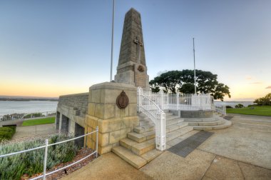Kings Parkı Savaş Anıtı gün batımında
