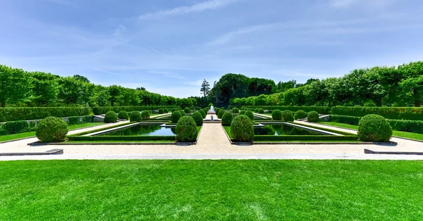 Terrenos del castillo oheka — Foto de Stock