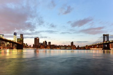 Brooklyn Köprüsü ve Manhattan View