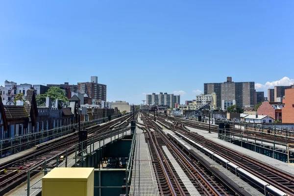 Förhöjda tåget linjer - Brooklyn — Stockfoto