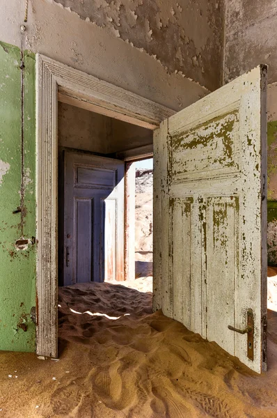 Spookstad Kolmanskop, Namibië — Stockfoto