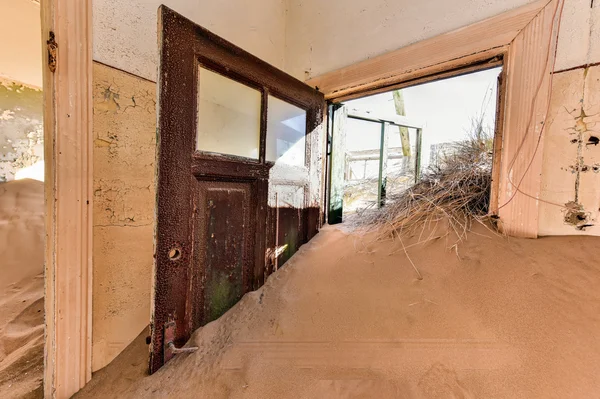 Spookstad Kolmanskop, Namibië — Stockfoto