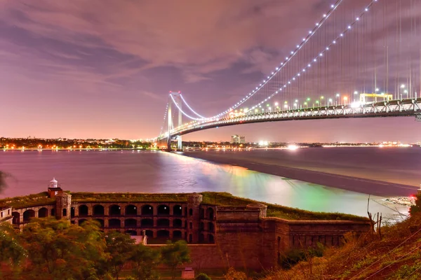 Puente de Verrazano Underpass — Foto de Stock