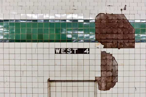 웨스트 4 번이 지하철 중지-뉴욕 — 스톡 사진