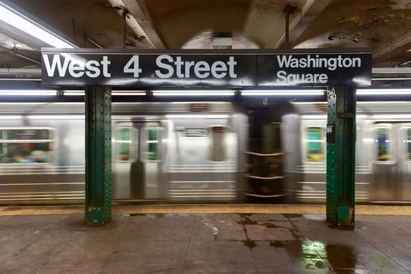 Estación de metro West Fourth Street - Nueva York —  Fotos de Stock