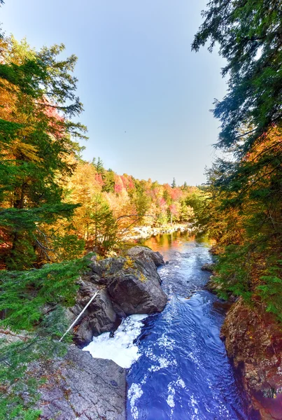 Esik nagy szurdok - Ausable folyó — Stock Fotó