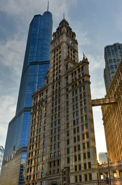 Trump Tower ve Wrigley Binası Chicago — Stok fotoğraf