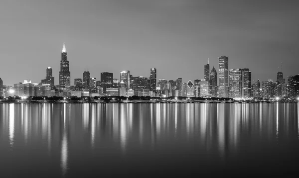 Chicago skyline på natten — Stockfoto