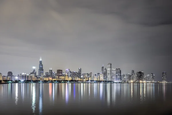 Σικάγο στον ορίζοντα τη νύχτα — Φωτογραφία Αρχείου