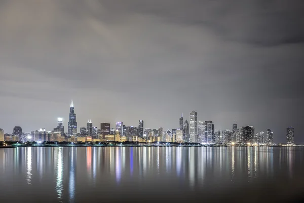 Chicago skyline på natten — Stockfoto