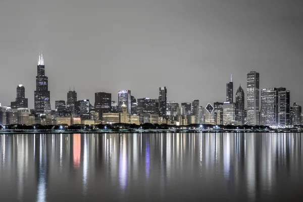 Chicago skyline på natten — Stockfoto