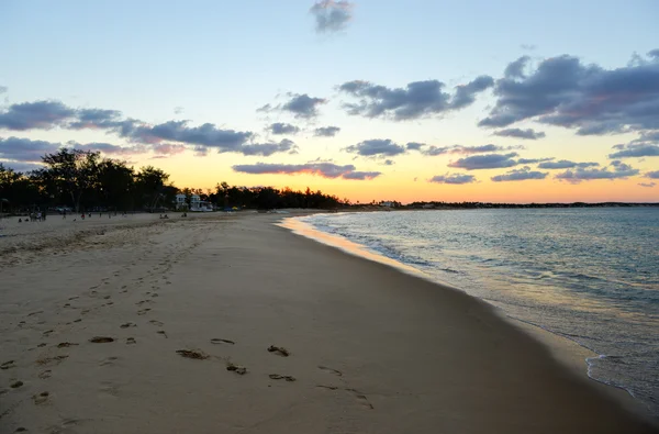 Playa de tofu puesta del sol, Mozambique —  Fotos de Stock