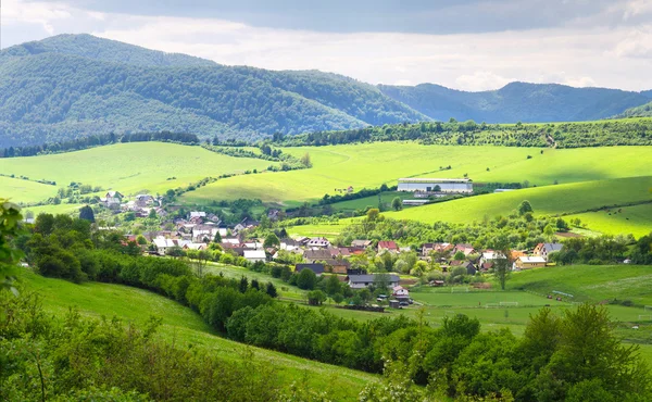 Beautifull view on little village in slovakia. Small village in hills. — Stock Photo, Image