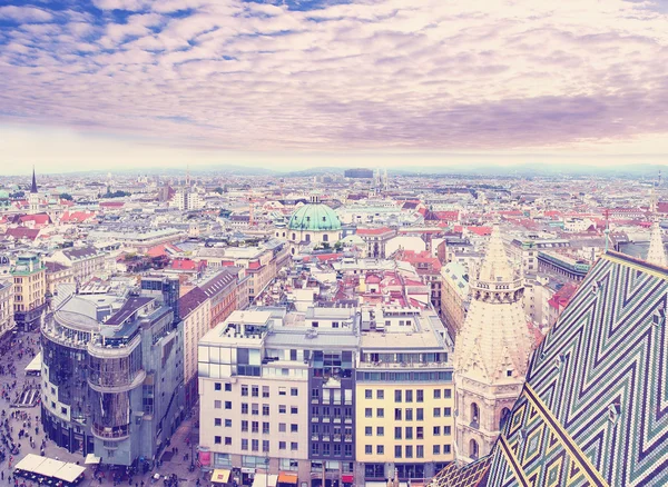 Vue de Vienne depuis le toit de la cathédrale Saint-Stephan avec instagram — Photo