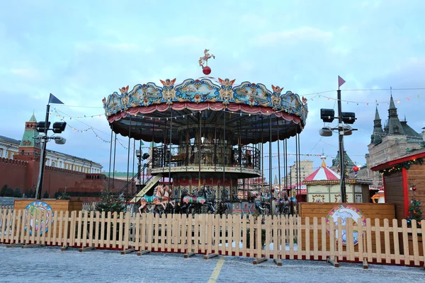 Rotonda decorada festivamente en la Plaza Roja de Moscú —  Fotos de Stock