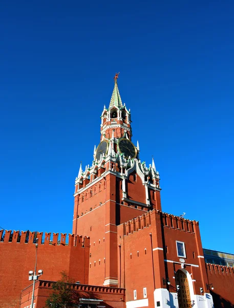 Torre Spasskaya en el Kremlin de Moscú — Foto de Stock