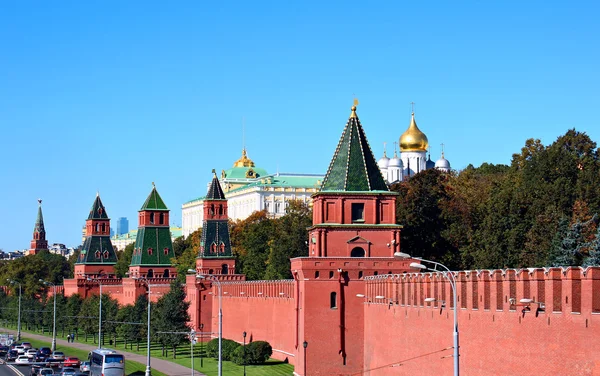 El Kremlin de Moscú en un día soleado —  Fotos de Stock