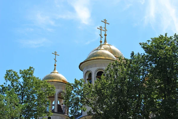 Τρούλους της χριστιανικής εκκλησίας της Αναλήψεως στη Ζβενίγκοροντ, Ρωσία — Φωτογραφία Αρχείου