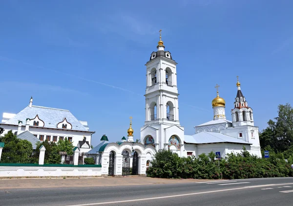 Christian Church of St. Demetrius Soluneia in the village of Dmitrovskoe in the Moscow region — Stock Photo, Image