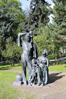 Rus Park çocuklu aile dinlenme için anıt 