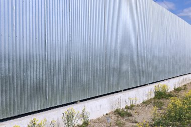 Çit galvaniz, paslanmaz çelik profesyonel döşeme yapılmış