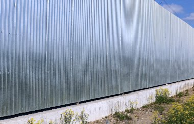 Çit galvaniz, paslanmaz çelik profesyonel döşeme yapılmış