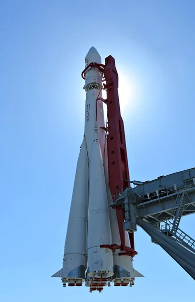 O foguete Vostok na plataforma de lançamento Imagens De Bancos De Imagens